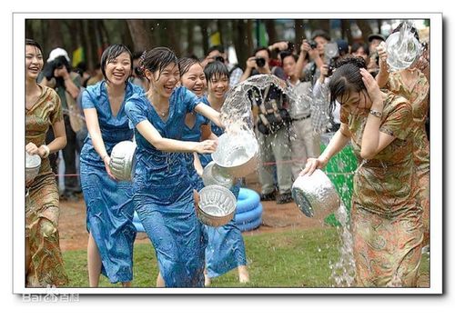佤族舞蹈常识,佤族表演性舞蹈-第1张图片-牛逼常识网 佤族舞蹈常识,佤族表演性舞蹈-第1张图片-牛逼常识网