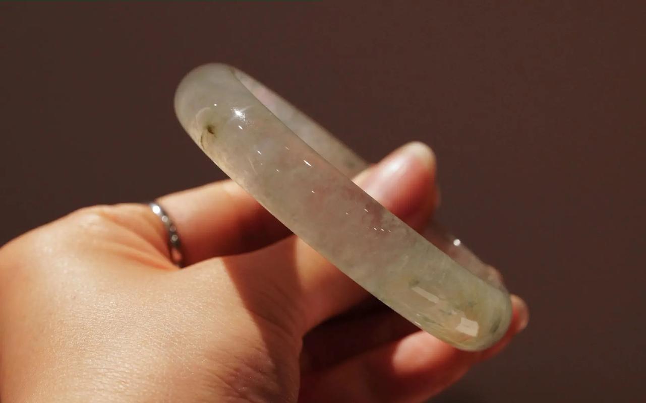 翡翠常识科普 - 带你快速了解翡翠的基本知识-第2张图片-牛逼常识网 翡翠常识科普 - 带你快速了解翡翠的基本知识-第2张图片-牛逼常识网