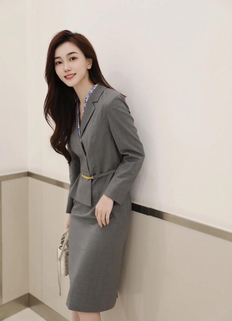 服饰搭配常识,服饰搭配法则-第4张图片-牛逼常识网 服饰搭配常识,服饰搭配法则-第4张图片-牛逼常识网